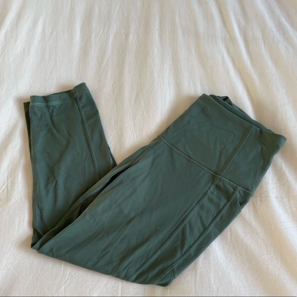 Victoria Sport Capri Leggings